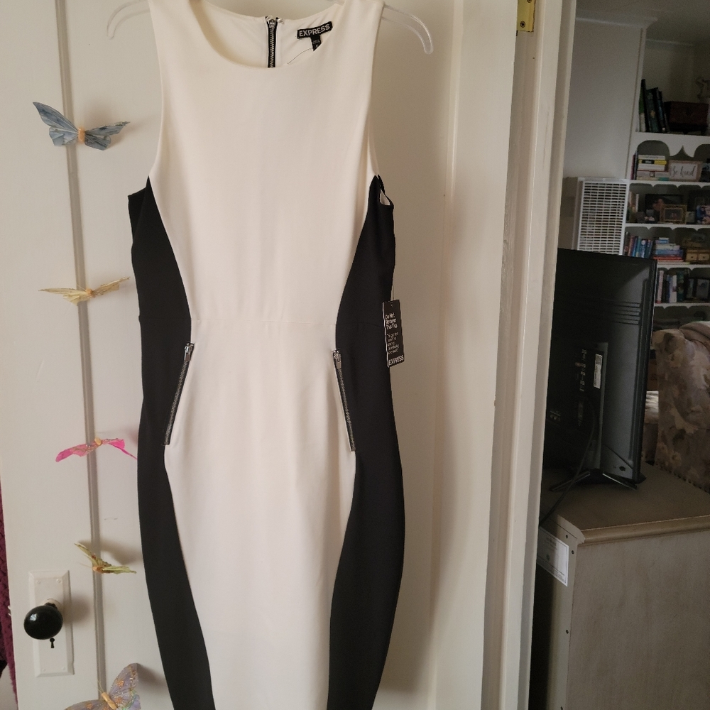 EXPRESS COLOR BLOCK NEW WITH TAGS SIZE MEDIUM